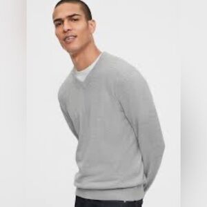 Men's Gray Sweater